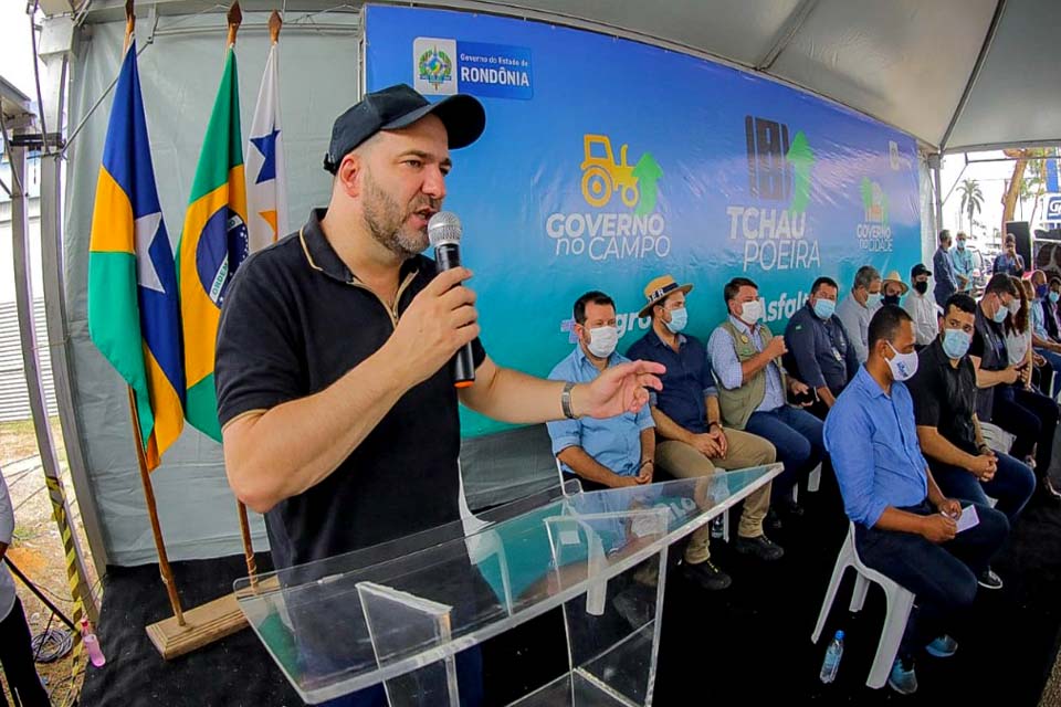 Presidente da ALE-RO, deputado Alex Redano acompanha lançamento do Tchau Poeira em Ji-Paraná