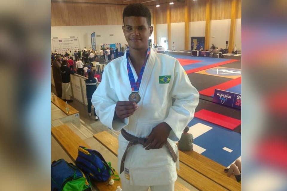 Aos 16 anos, paratleta de Rondônia é campeão mundial escolar em Judô, em torneio na França