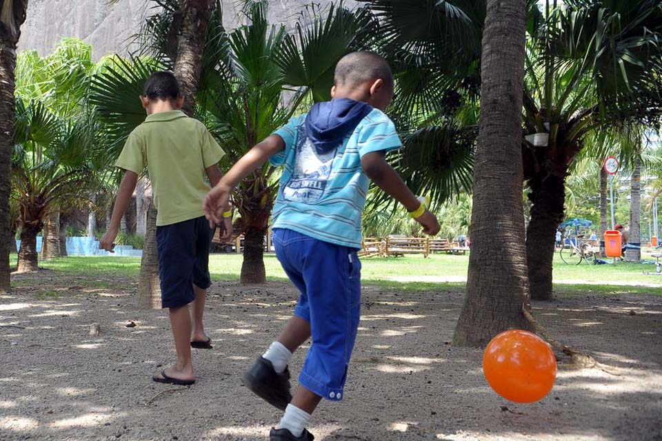 País tem 32 mil crianças e adolescentes afastados do convívio familiar