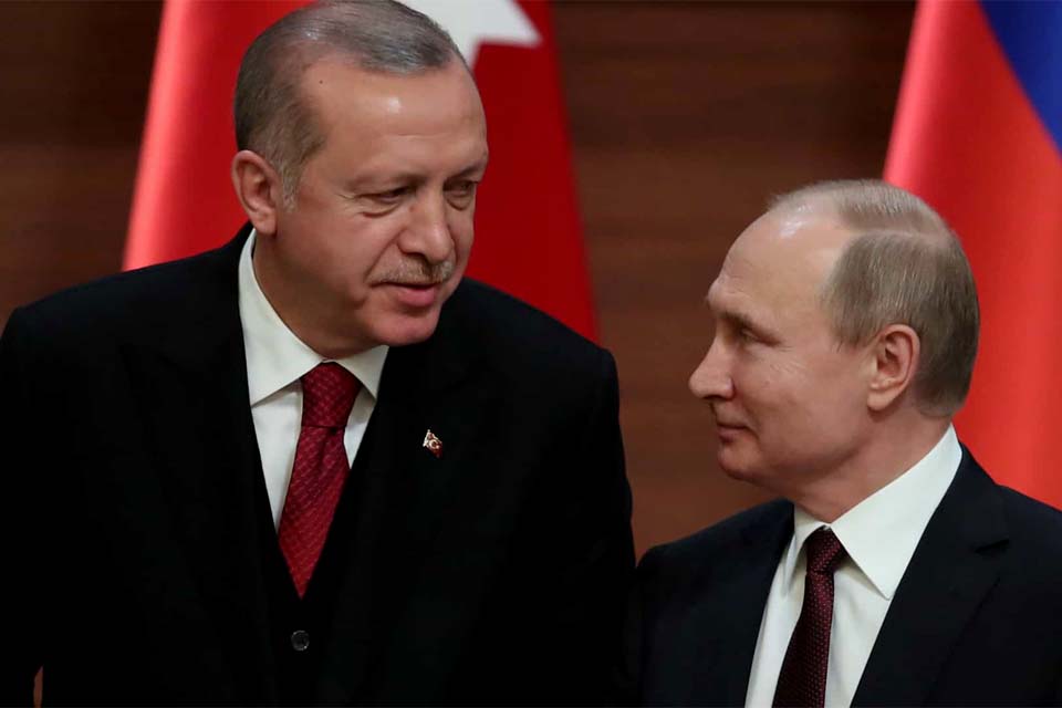 Erdogan e Putin celebram nova fase da construção de central nuclear turca