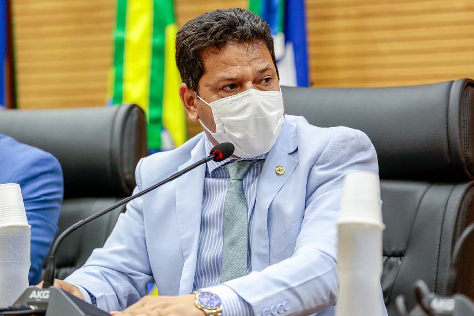 Com recurso de quase R$ 1,5 milhão enviado pelo deputado Jair Montes 80% da obra de recuperação de vicinais em Nova Mamoré já está concluída