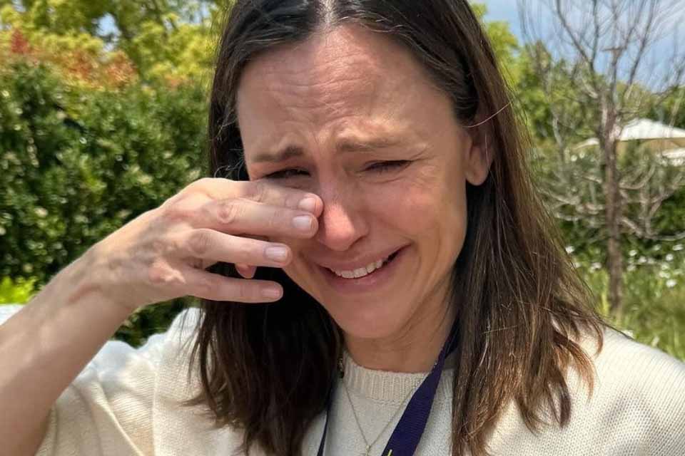 Jennifer Garner vai às lágrimas na formatura da filha Violet, fruto de casamento com Ben Affleck