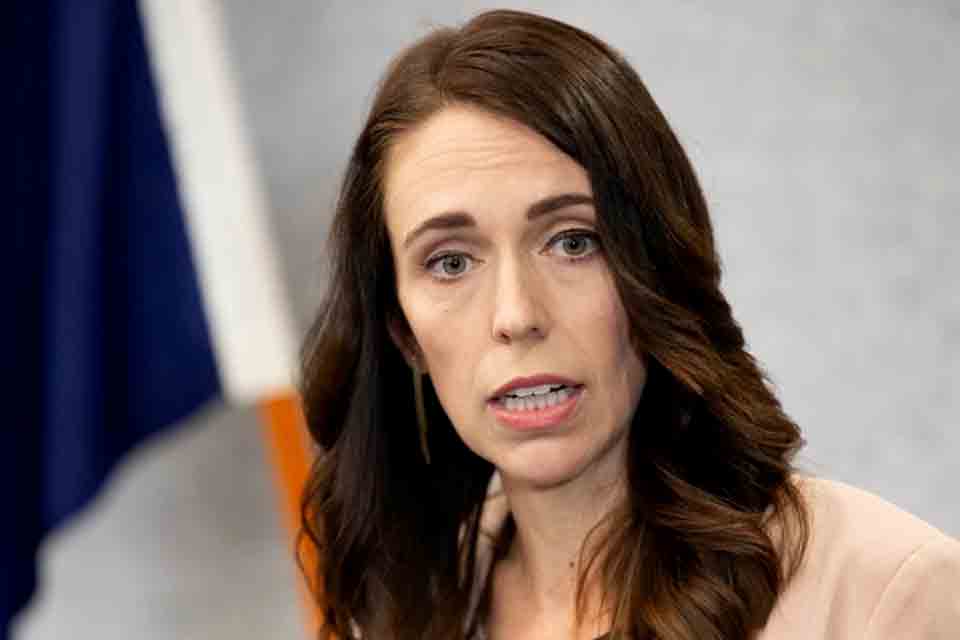 Primeira-ministra  da Nova Zelândia, Jacinda Ardern, anuncia novas sanções contra a Rússia