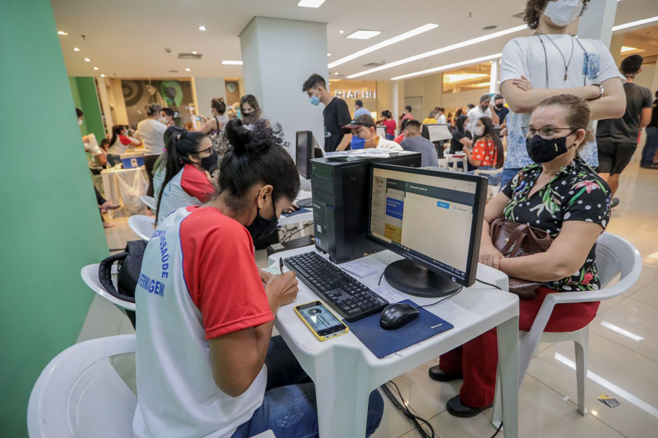 Porto Velho retoma vacinação nas unidades de saúde e amplia horário no shopping