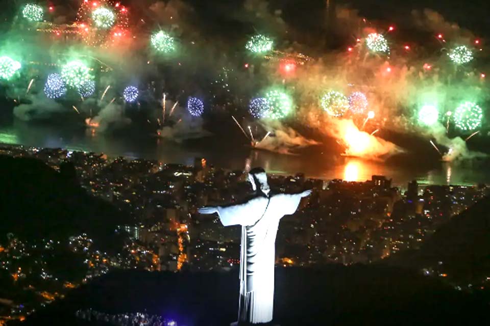 Rio anuncia shows de Caetano, Bethânia, Anitta e Ivete no réveillon