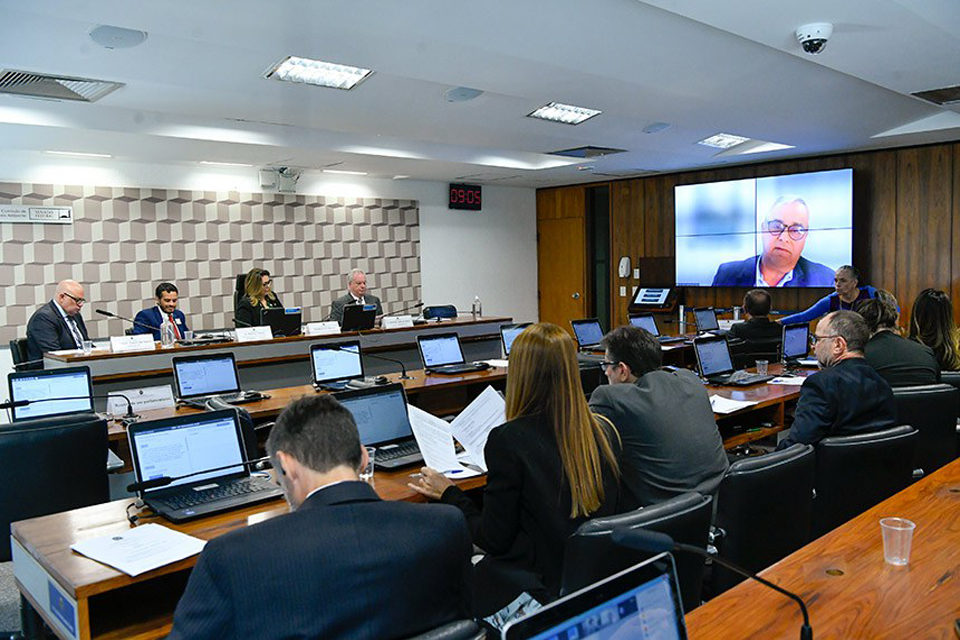 Regulamentar mercado de carbono é urgente, dizem debatedores em audiência no Senado