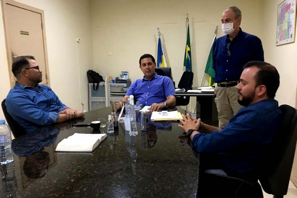 Aldo Júlio agradece governador Marcos Rocha por recuperação da Malha Viária do Município