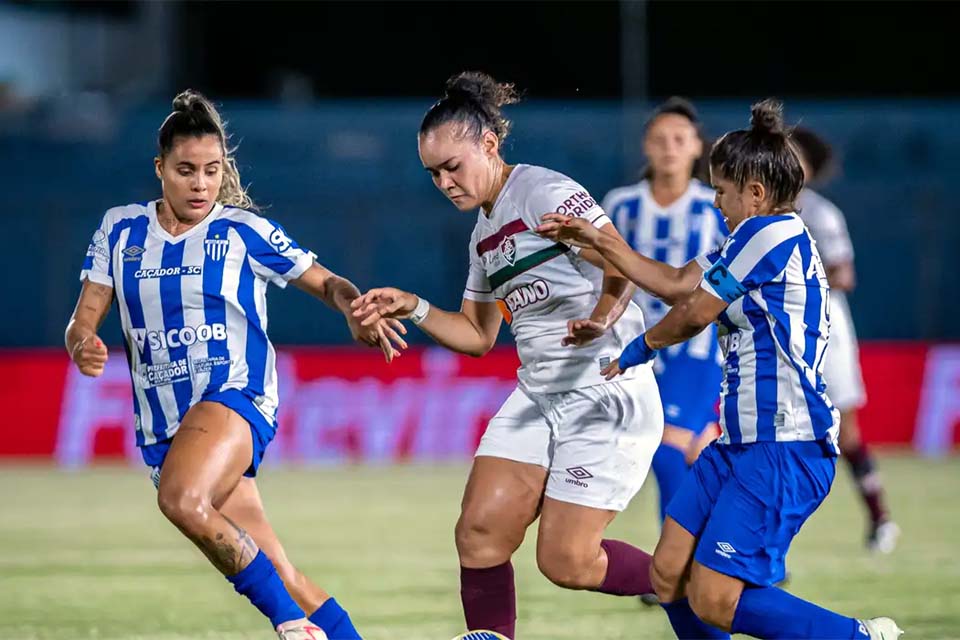 Avaí bate Fluminense na abertura da Supercopa do Brasil feminina