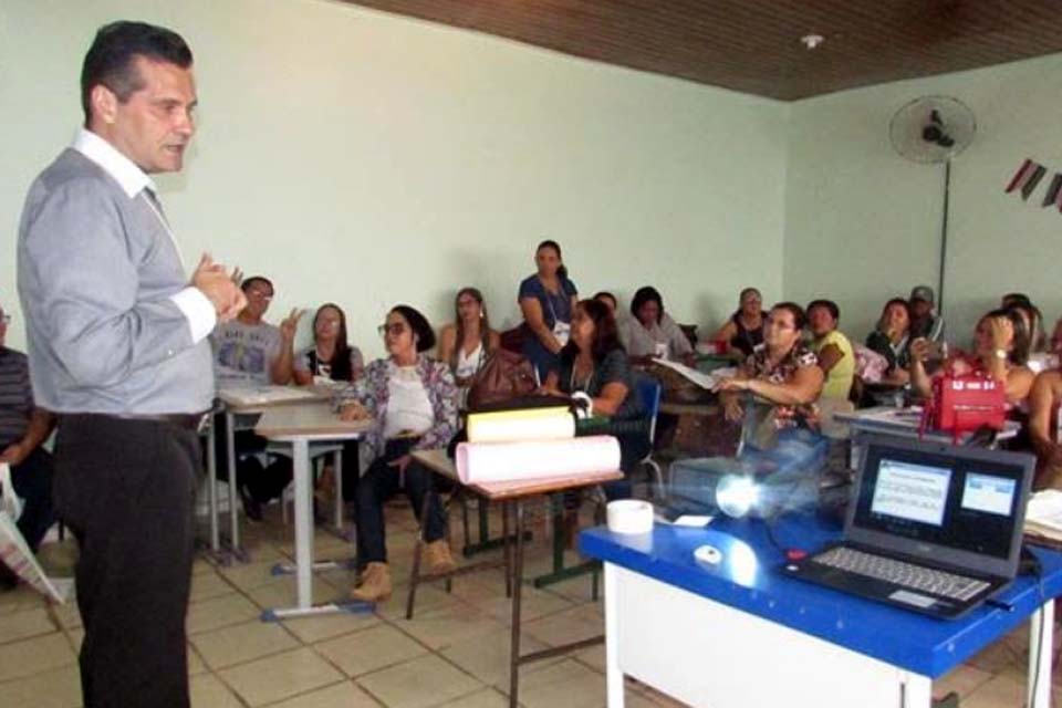 SEBRAE aplica curso de capacitação para professores de Candeias