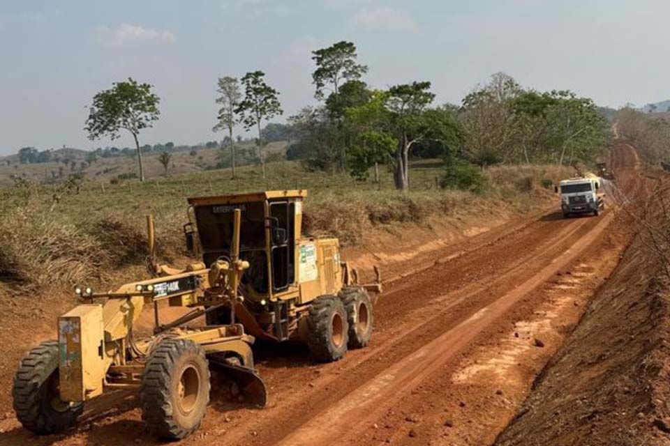 Governo do Estado conclui recuperação de 28 quilômetros da RO-466 no distrito Bom Jesus em Jaru