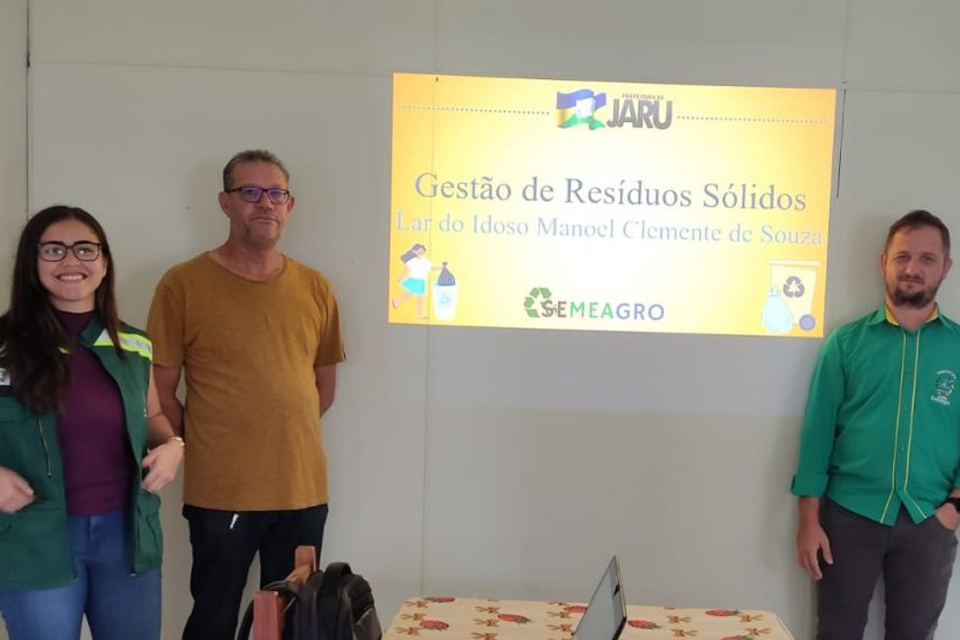 Prefeitura promove treinamento sobre destinação de resíduos sólidos com servidores do Lar do Idoso