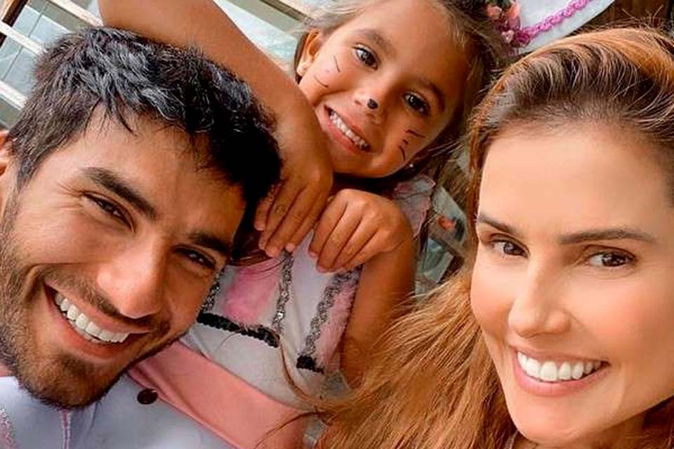 Filha de Deborah Secco, Maria Flor estreia em trama da Globo