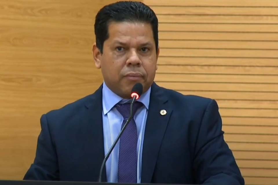 Vídeo: deputado estadual usa a Tribuna e denuncia suspeita de prejuízo avaliado em R$ 3 milhões em contrato emergencial travado pelo Governo de Rondônia