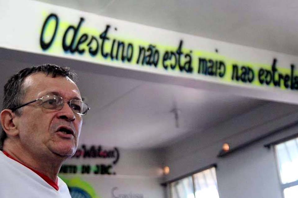 Professor Nazareno, o colunista mais polêmico do Norte, escreve: “Built to Suit” em Cuité