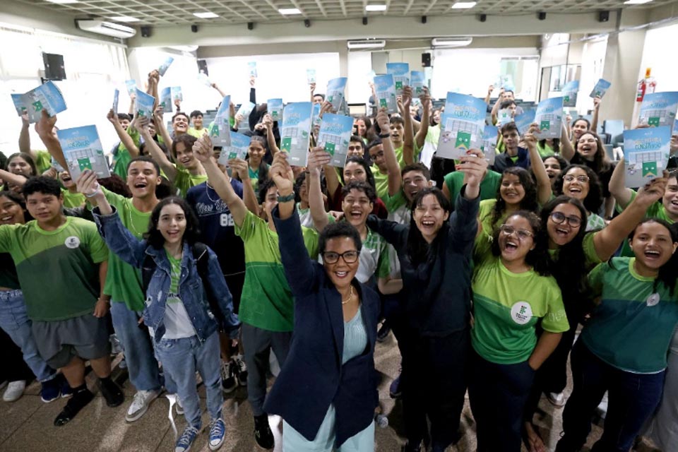 Após palestra no TJRO, ouvidora do STF conversa sobre Judiciário com estudantes de Porto Velho