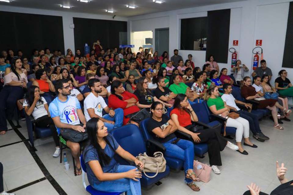 Semed realiza formação com cuidadores educacionais e professores do AEE