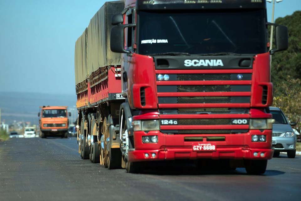 Câmara aprova medida que facilita reajustes de fretes rodoviários