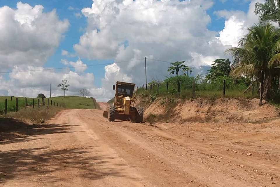 DER executa serviços de melhoria da infraestrutura viária na região Central de Rondônia