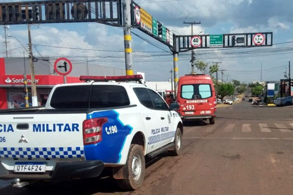 Viatura do Corpo de Bombeiros se envolve em acidente no centro 