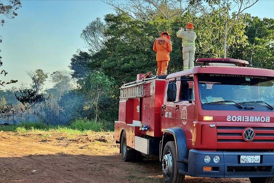 Incêndios devastam hectares de pastagens e vegetação nativa na zona rural de Cacoal