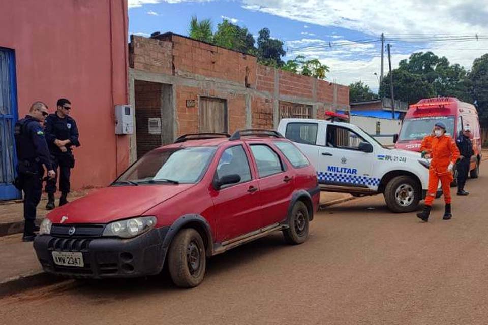 Homem de 55 anos é encontrado morto dentro do próprio carro 