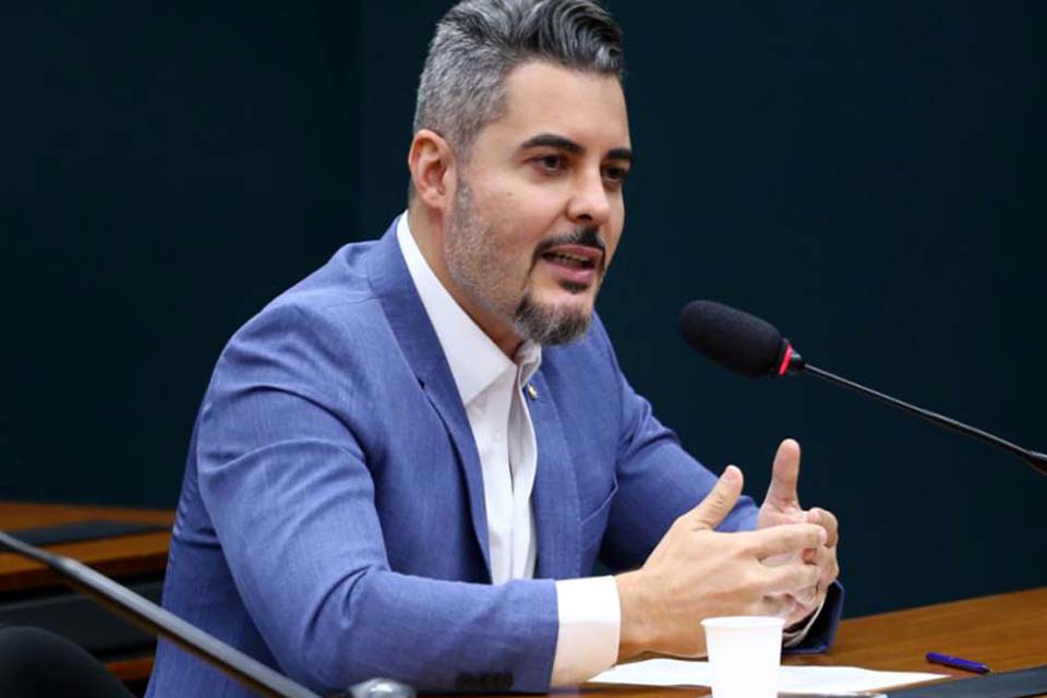 Thiago Flores requer a criação da comissão para proferir parecer ao Projeto de Lei que cria o novo Código de Processo Penal