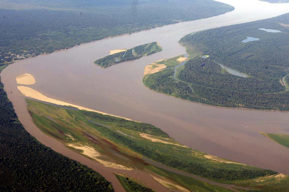 Ministério do Meio Ambiente suspende operações na Amazônia e Pantanal