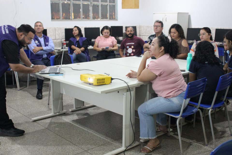 Professores que atuam no projeto Estudante Auditor em Porto Velho participam de formação continuada 