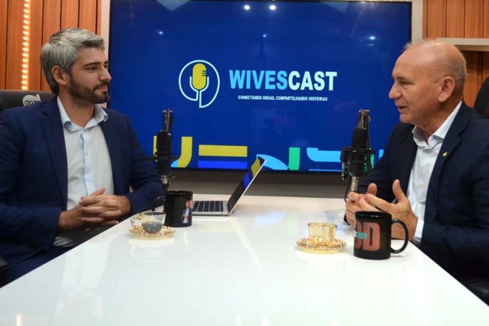 Ezequiel Neiva compartilha sua trajetória e planos políticos em entrevista no WivesCast