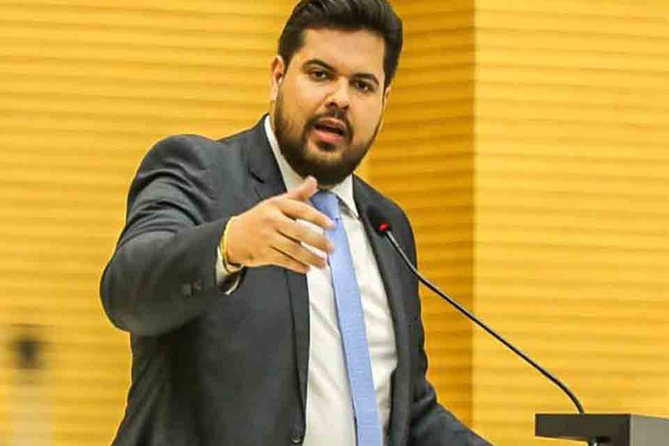 Deputado Jean Oliveira denúncia a Polícia Civil possível espionagem ilegal  