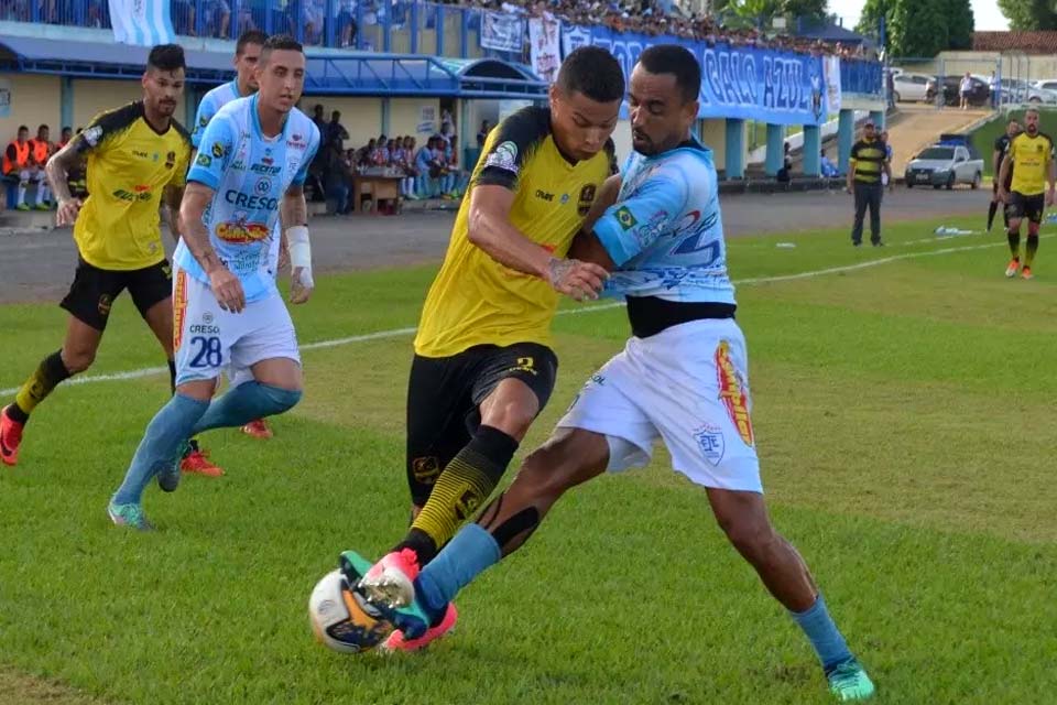 Rondonienses se apresentam em clube de futebol feminino do Paraná