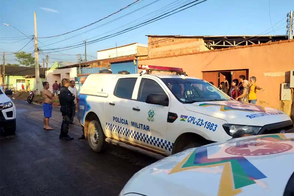 Homem é morto a tiros pelo próprio filho na zona leste