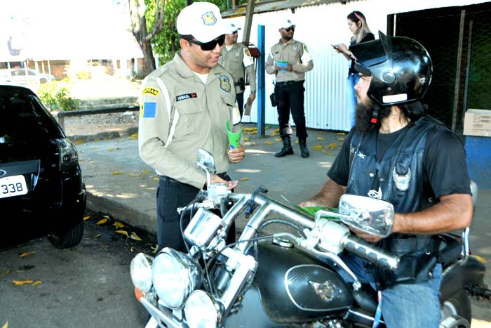Porto Velho - Prefeitura promove blitz educativa para orientar motociclistas