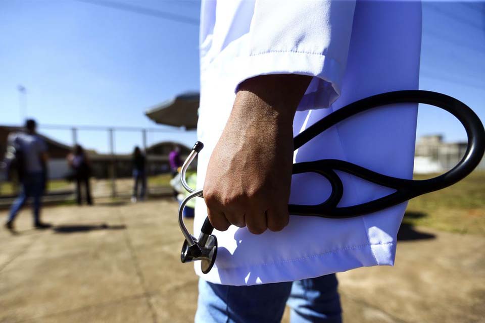 Justiça autoriza recontratação de cubanos do Mais Médicos