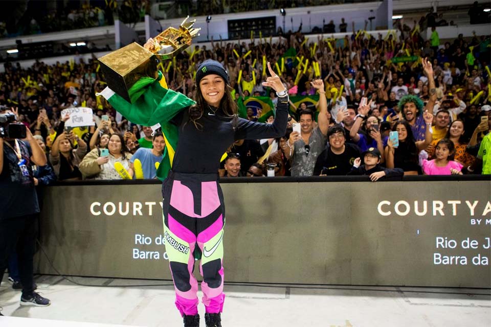 Rayssa Leal quebra marcas com título mundial na liga de skate street