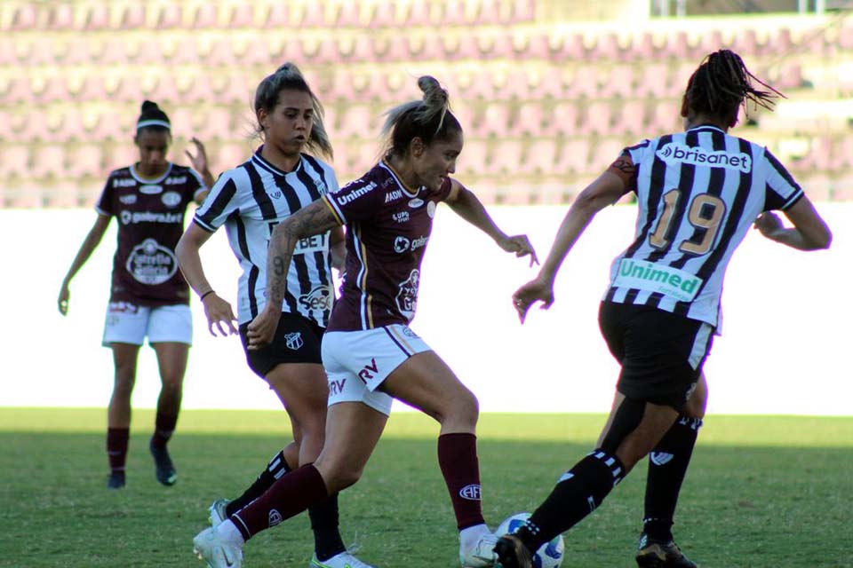 Ferroviária bate Ceará e assume liderança do Brasileiro Feminino