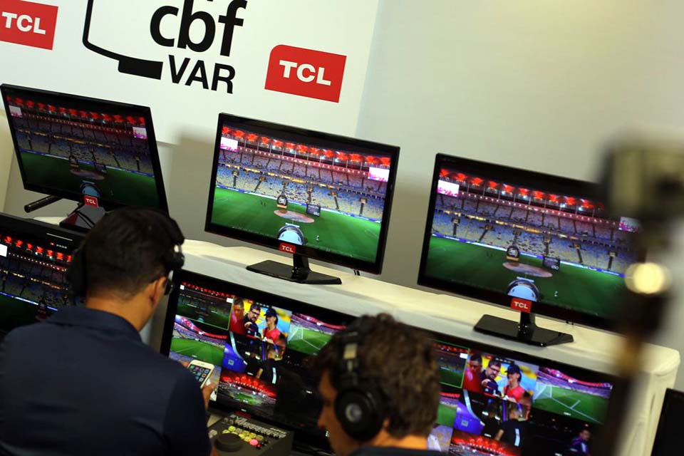 CBF demite diretor do VAR e 9 integrantes da comissão de arbitragem