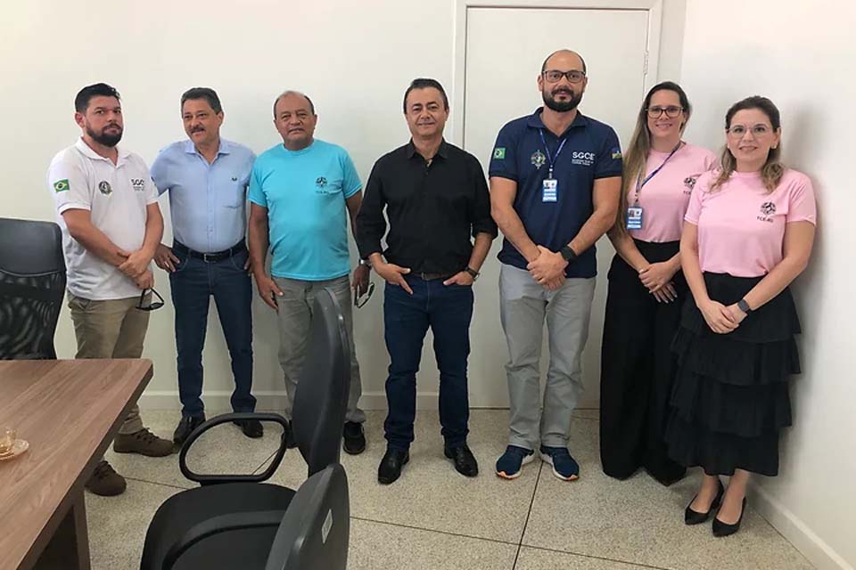 Prefeitura de Espigão do Oeste recebe a visita da equipe do Tribunal de Contas do Estado de Rondônia