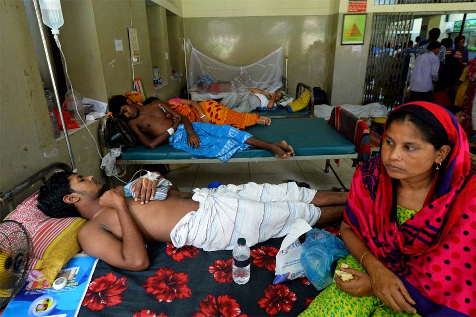 Bangladesh enfrenta surto de dengue com 778 mortes neste ano