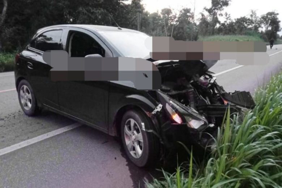  Carro ocupado por policiais militares é atingido por pneu que se soltou de carreta na BR-364