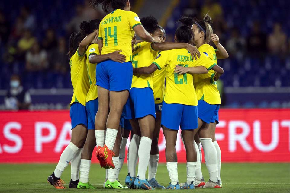 Brasil atropela Peru antes das semifinais da Copa América Feminina