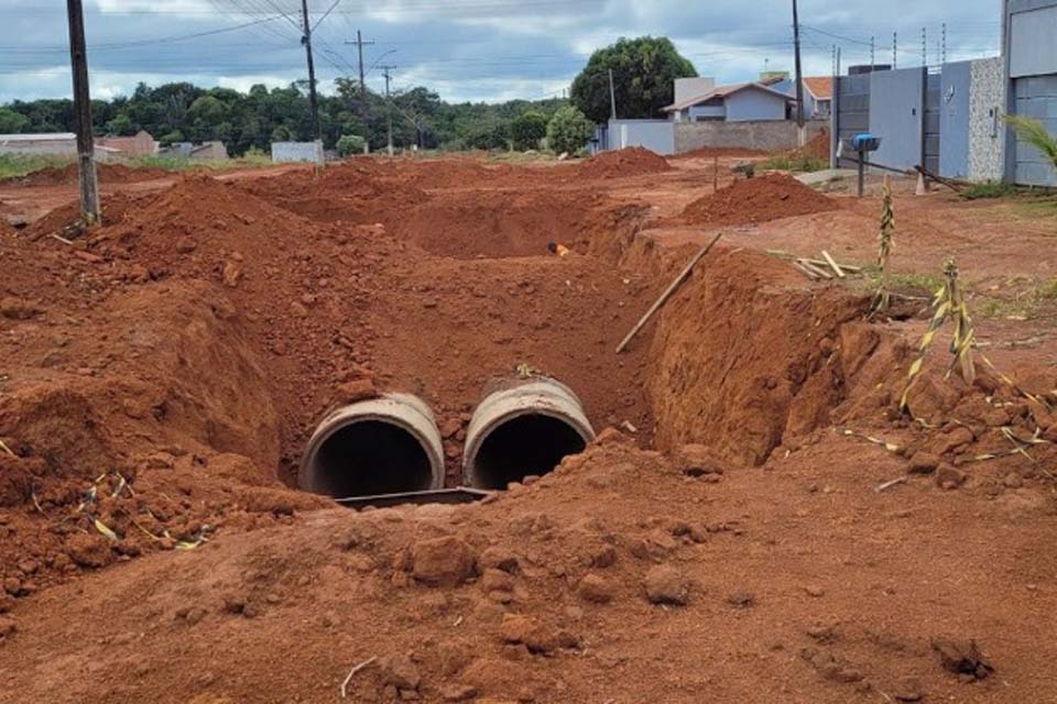 Obra de drenagem em bairros é tema de reunião entre Ministério Público e Prefeitura