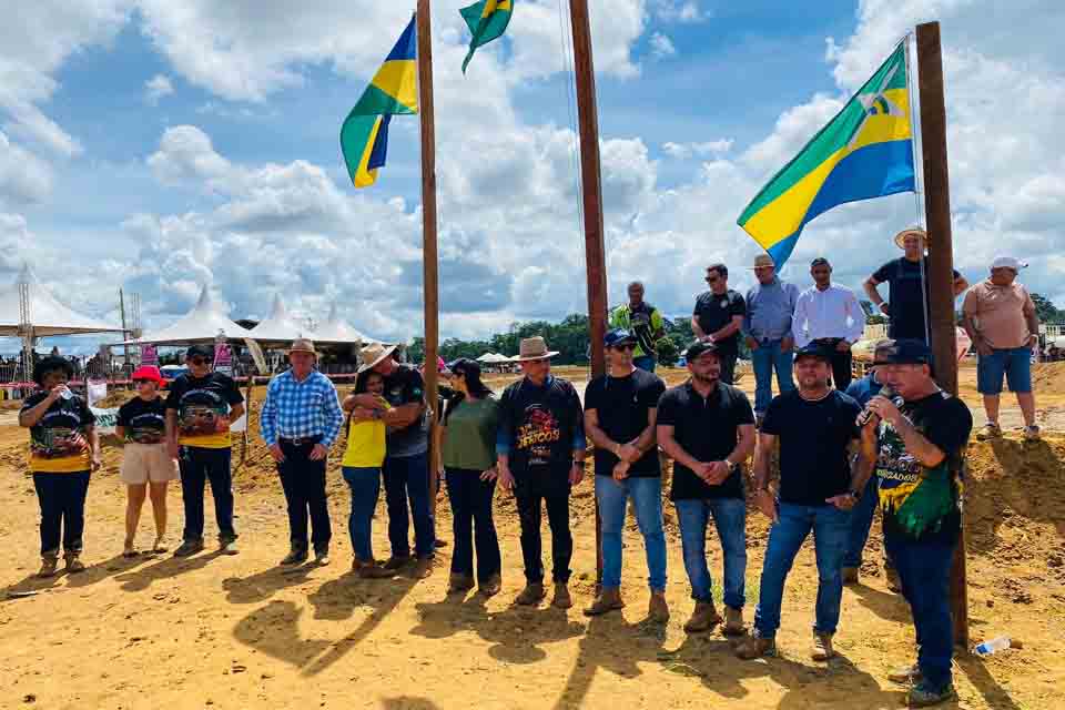 Deputado Pedro Fernandes prestigia a 17ª Corrida Nacional de Jericos Motorizados em Alto Paraíso