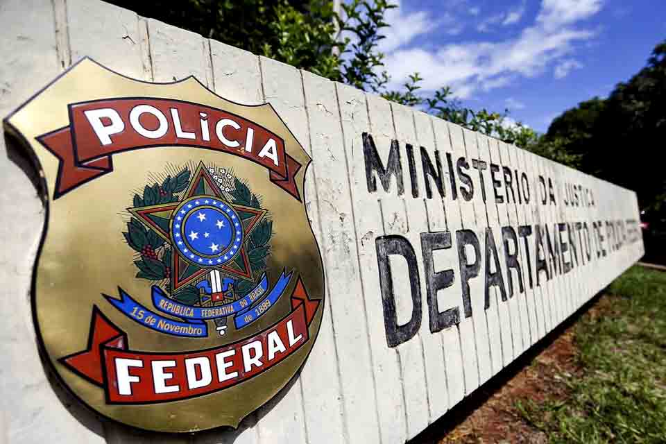 Polícia Federal deflagra operações contra grupo que lavava dinheiro do tráfico