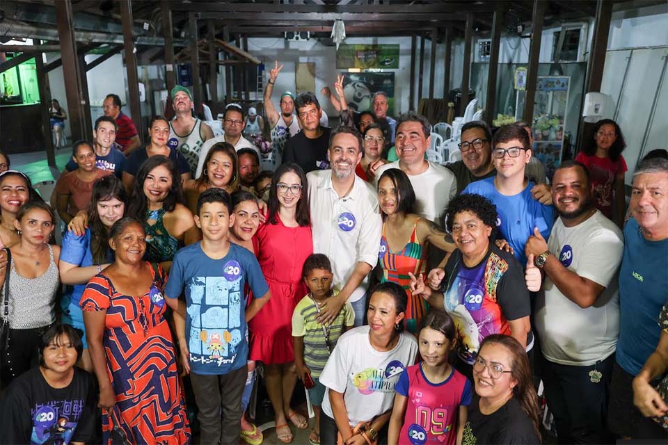 Léo Moraes tem encontro especial com mães atípicas e filhos neurodivergentes