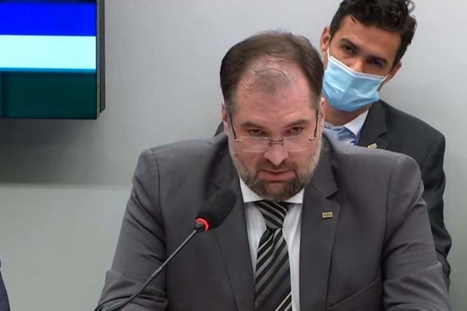 Justiça Federal rejeita liminar para afastar presidente do Inep