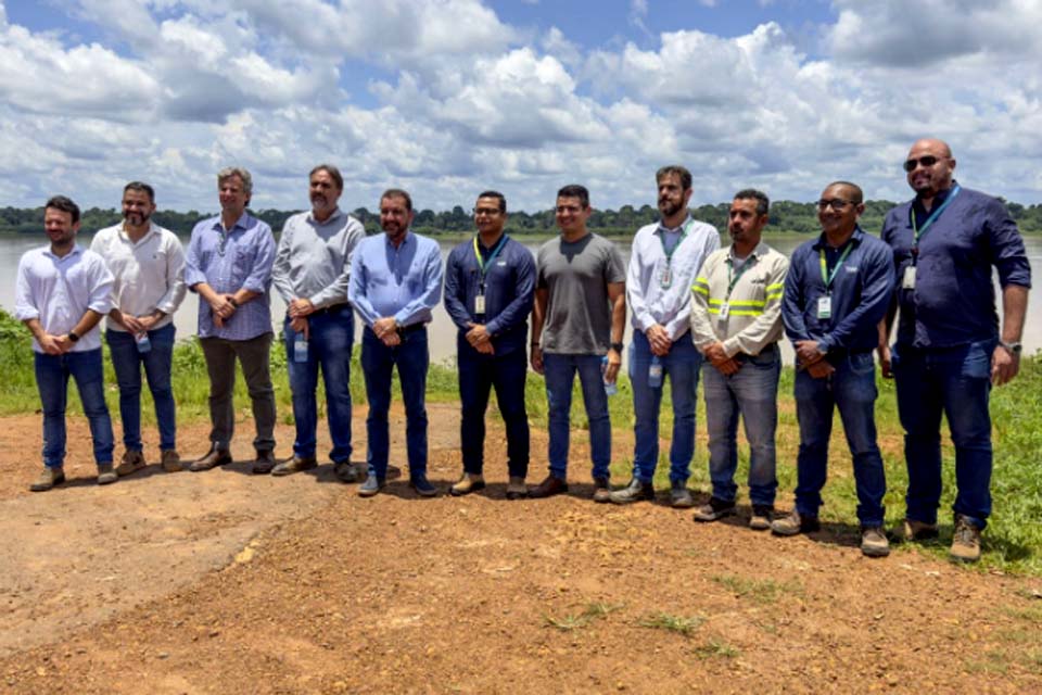 Prefeito Hildon Chaves E Secretários Visitam As Obras Do Terminal De ...