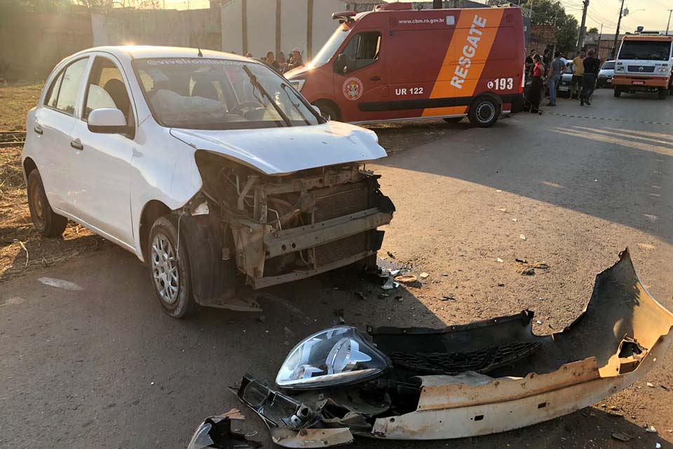 Colisão frontal entre veículos deixa motorista em estado grave na zona sul