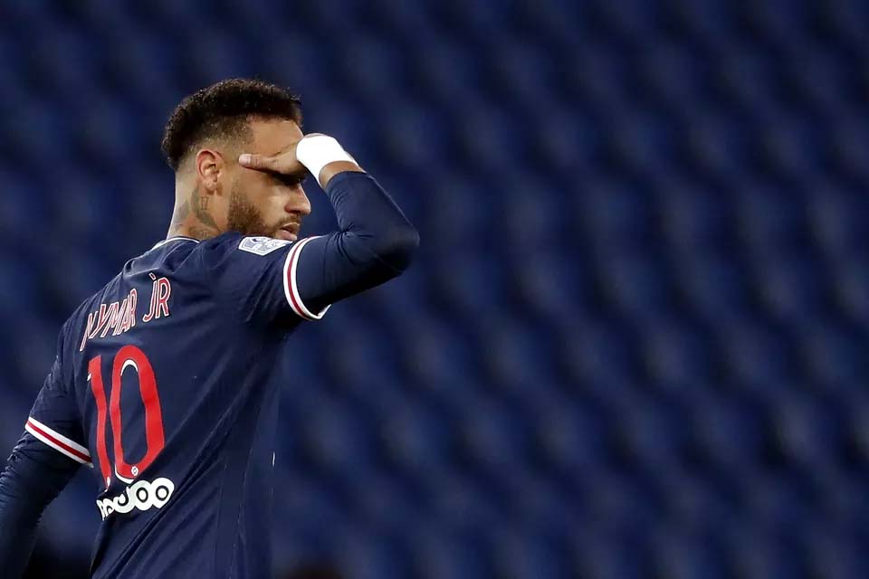 Com 127 jogos a menos, Neymar iguala Raí e entra no Top 10 de artilheiros da história do PSG