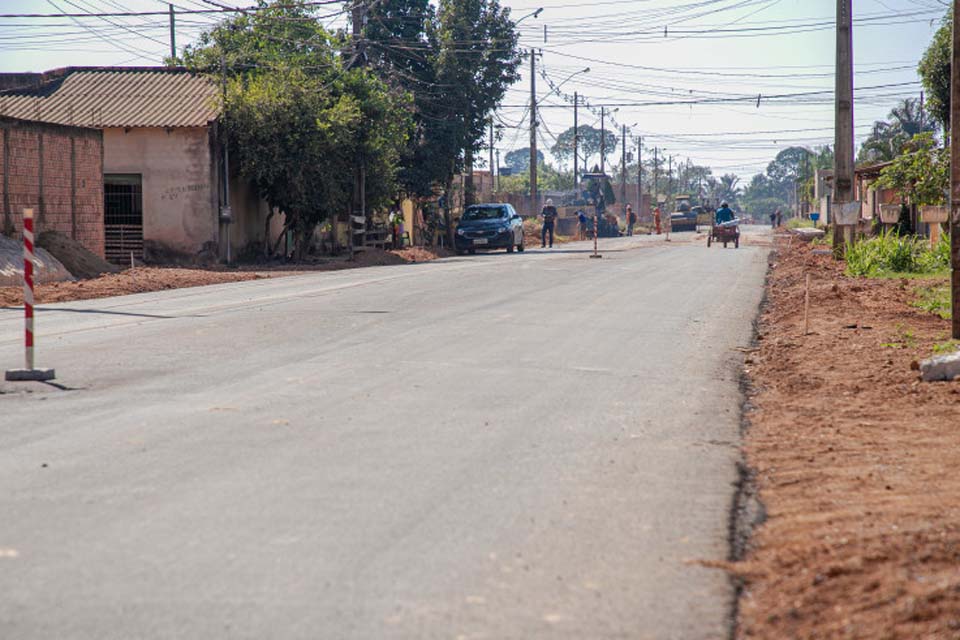 Pavimentação da avenida Rio de Janeiro é concluída; trecho liga a avenida Jorge Teixeira ao Residencial Orgulho do Madeira